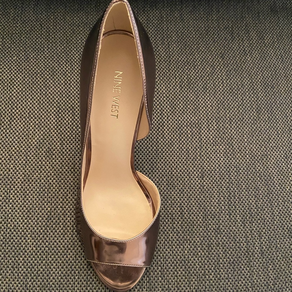 Nine West Dorey Bronze!!